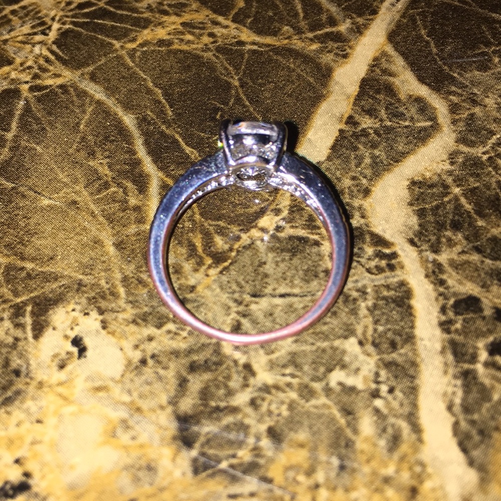 Ring - Picture 2 of 4